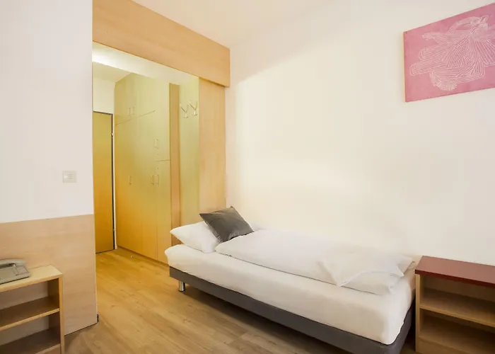Hostel Mynext - Westbahnhof One *