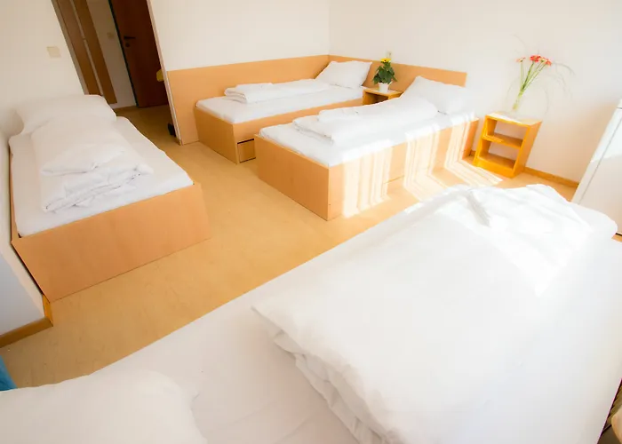 Hostel Mynext - Westbahnhof One Wenen